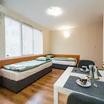 Apartamento & *