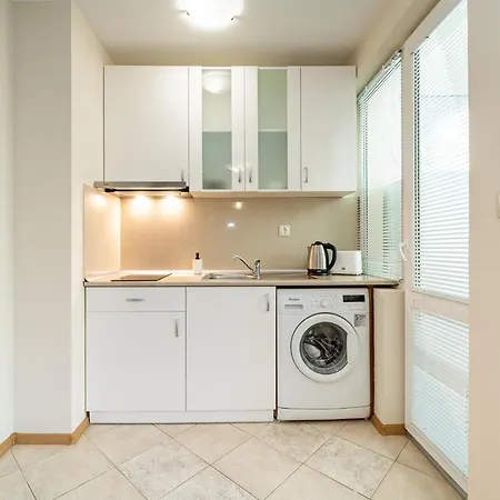 & Apartment Warna